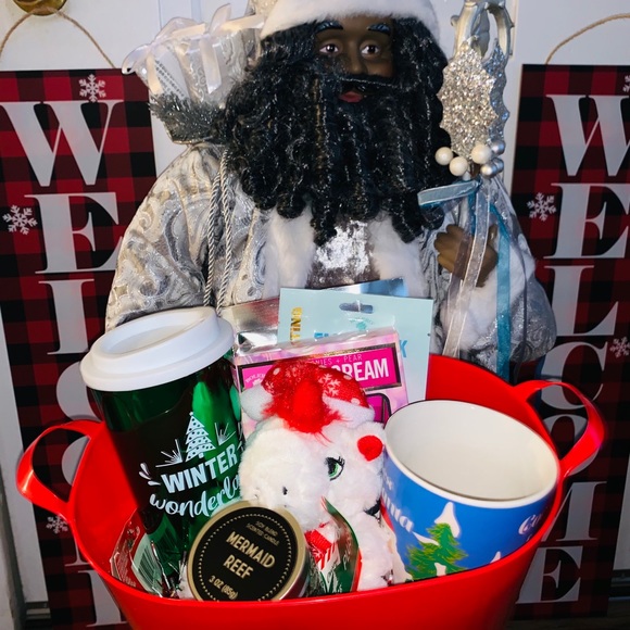 SOLD‼️Holiday Gift Baskets - Picture 5 of 7